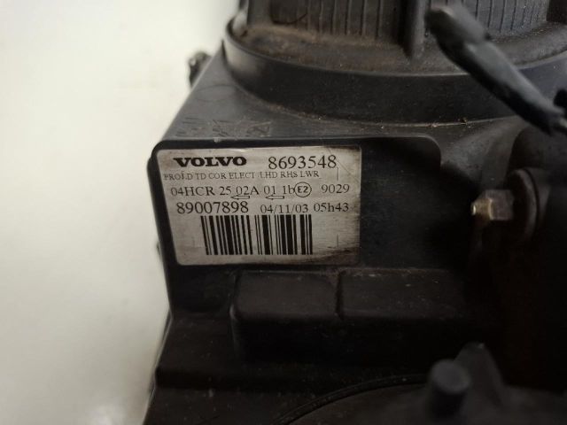 bontott VOLVO V70 Jobb Fényszóró