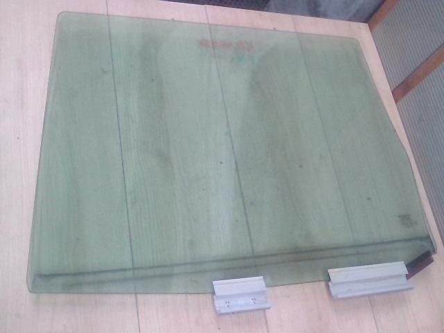 bontott VOLVO V70 Jobb hátsó Ablak