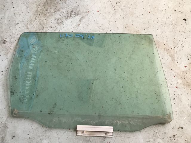 bontott VOLVO V70 Jobb hátsó Ablak