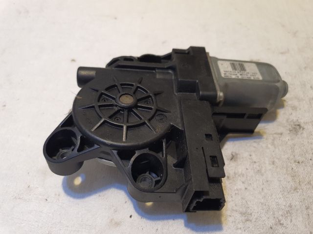 bontott VOLVO V70 Jobb hátsó Ablakemelő Motor