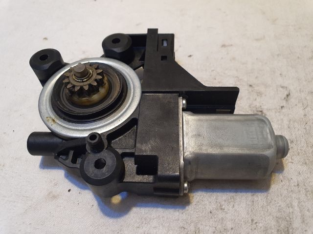 bontott VOLVO V70 Jobb hátsó Ablakemelő Motor