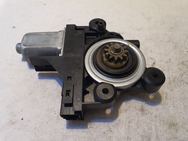 bontott VOLVO V70 Jobb hátsó Ablakemelő Motor