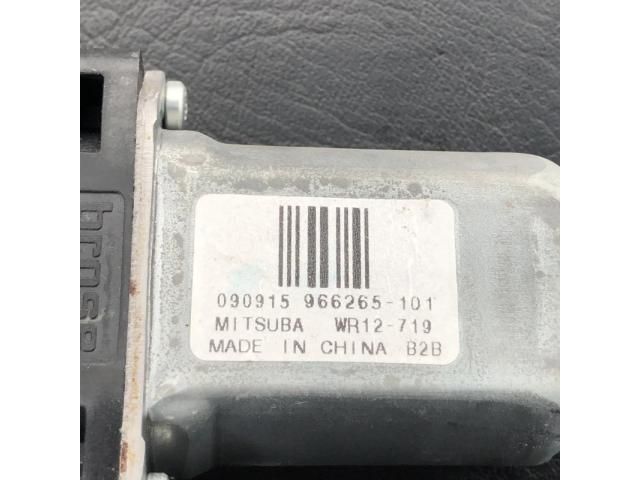 bontott VOLVO V70 Jobb hátsó Ablakemelő Motor