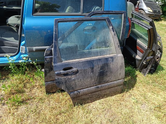 bontott VOLVO V70 Jobb hátsó Ajtó (Részeivel)