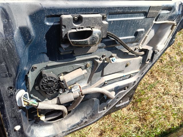 bontott VOLVO V70 Jobb hátsó Ajtó (Részeivel)