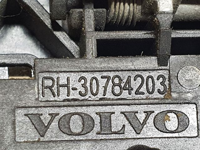 bontott VOLVO V70 Jobb hátsó Külső Kilincsfészek