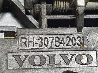 bontott VOLVO V70 Jobb hátsó Külső Kilincsfészek