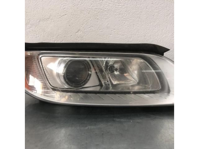 bontott VOLVO V70 Jobb Xenon Fényszóró