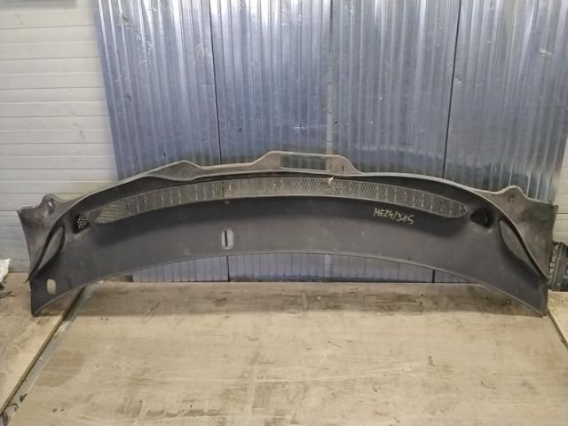 bontott VOLVO V70 Levélrács