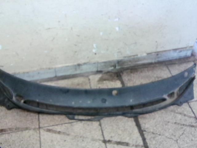 bontott VOLVO V70 Levélrács