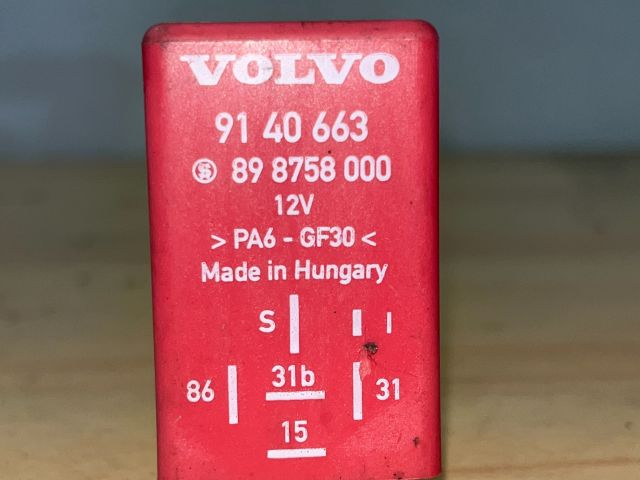 bontott VOLVO V70 Relé