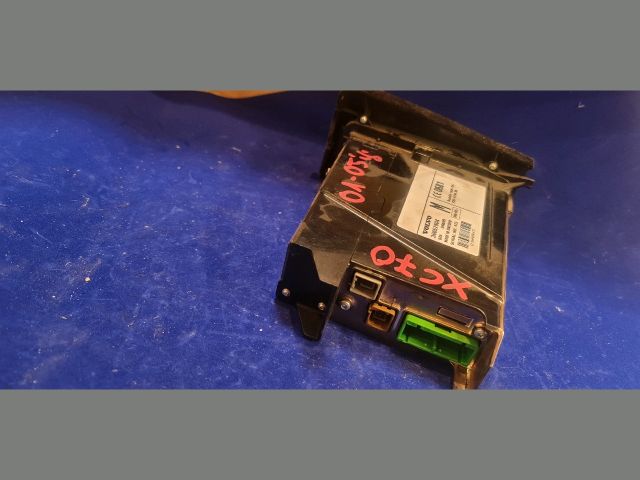 bontott VOLVO V70 XC Telefon Elektronika