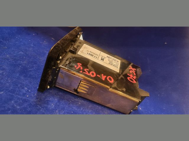 bontott VOLVO V70 XC Telefon Elektronika