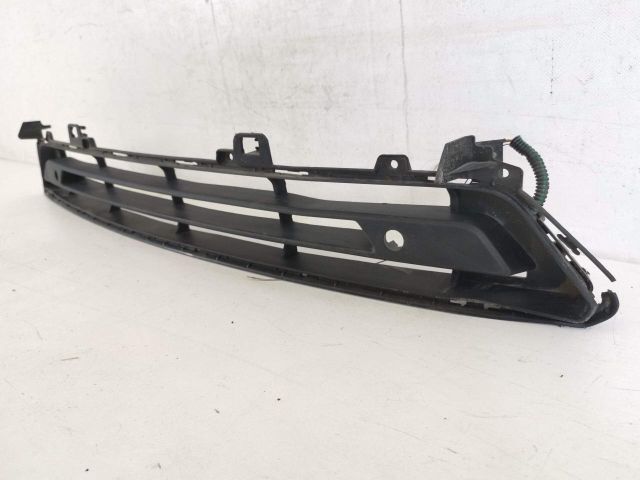 bontott VOLVO V90 Első Lökhárító Alsó Középső Díszrács