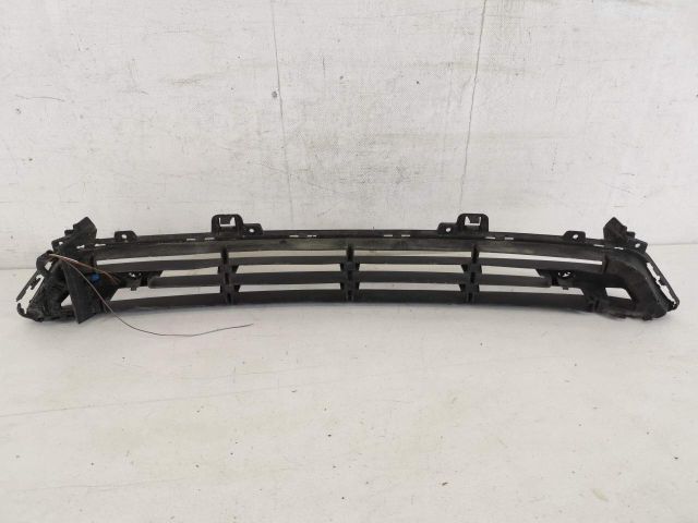 bontott VOLVO V90 Első Lökhárító Alsó Középső Díszrács