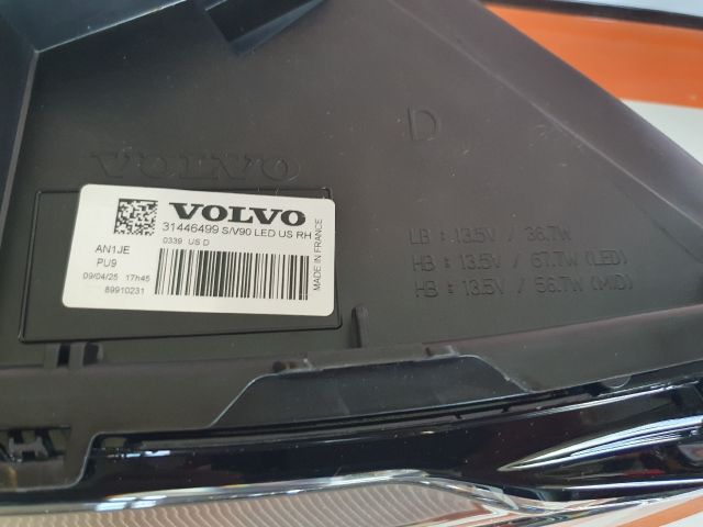 bontott VOLVO V90 Jobb Fényszóró