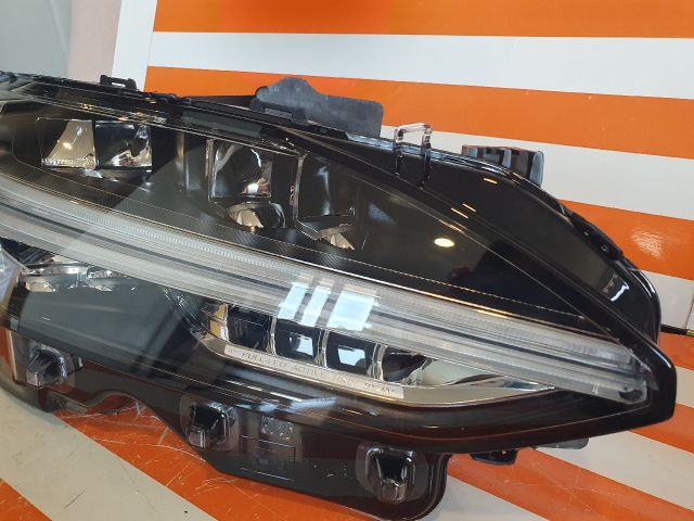 bontott VOLVO V90 Jobb Fényszóró