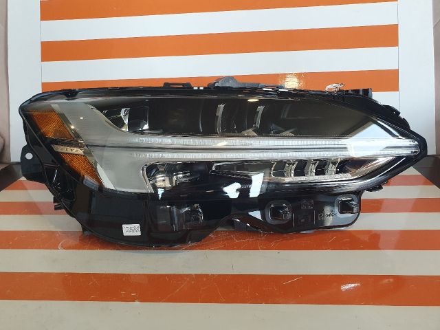 bontott VOLVO V90 Jobb Fényszóró