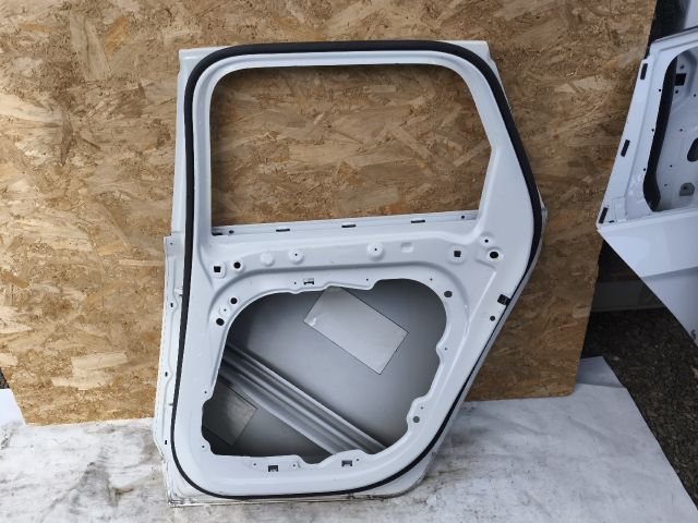 bontott VOLVO V90 Jobb hátsó Ajtó (Üres lemez)