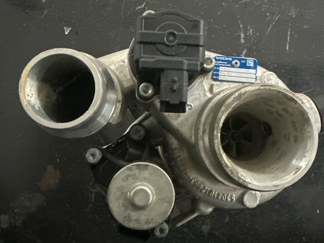 bontott VOLVO XC40 Turbó