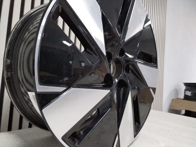 bontott VOLVO XC40 Alufelni (1 db)