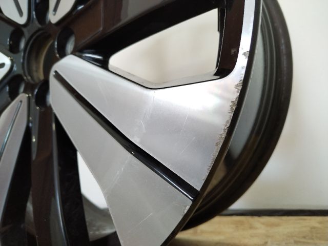 bontott VOLVO XC40 Alufelni (1 db)