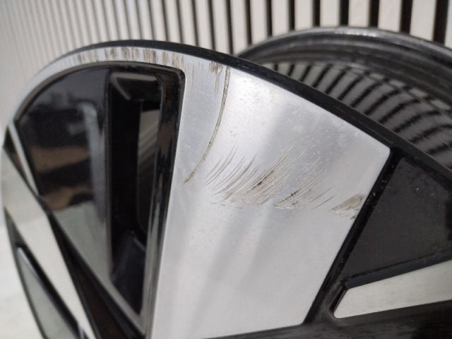 bontott VOLVO XC40 Alufelni (1 db)