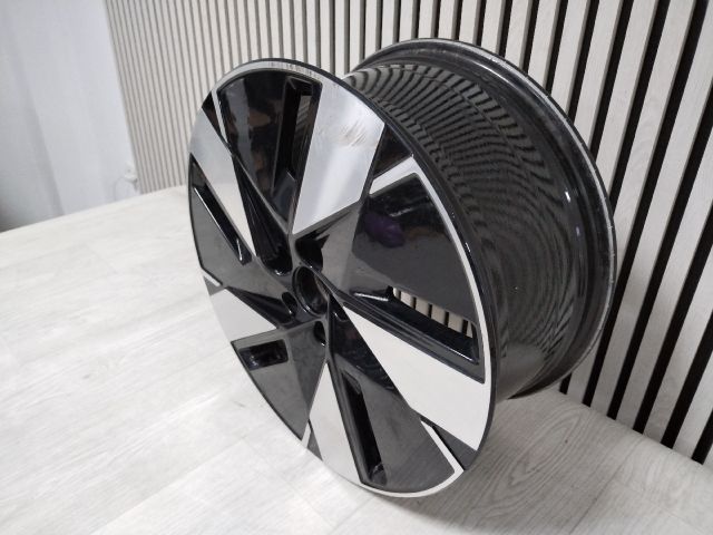 bontott VOLVO XC40 Alufelni (1 db)