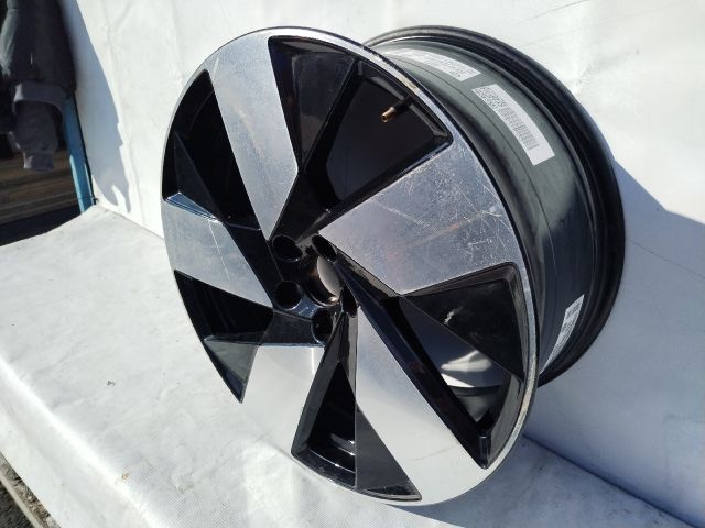 bontott VOLVO XC40 Alufelni (1 db)