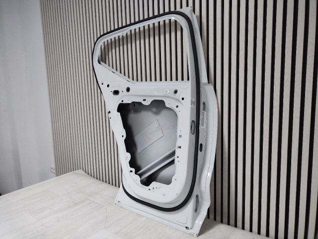 bontott VOLVO XC40 Bal hátsó Ajtó (Üres lemez)