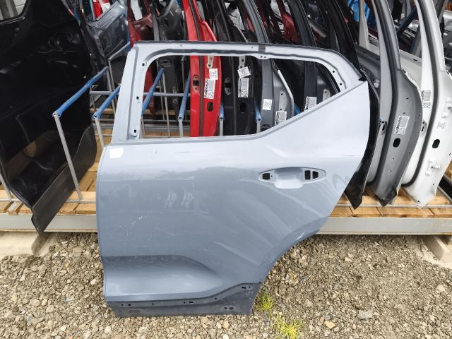 bontott VOLVO XC40 Bal hátsó Ajtó (Üres lemez)