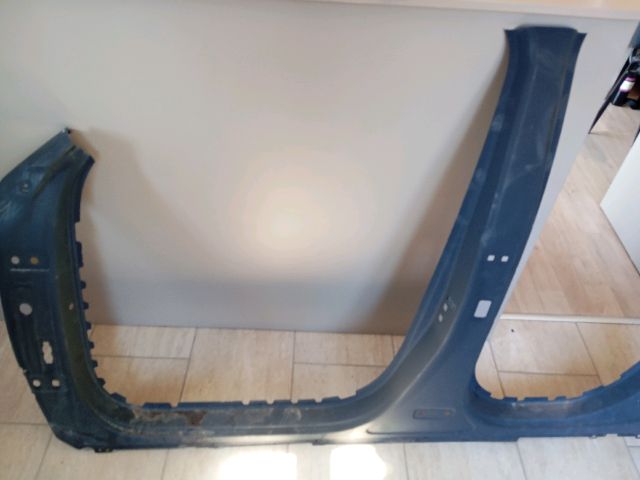 bontott VOLVO XC40 Bal Oldalkeret