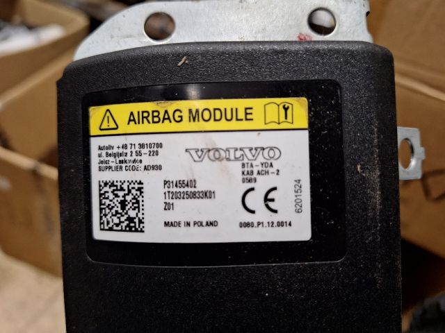 bontott VOLVO XC40 Bal Térdlégzsák