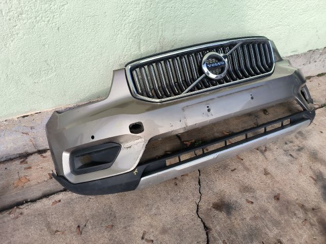 bontott VOLVO XC40 Első Lökhárító (Részeivel)