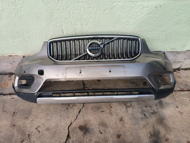 bontott VOLVO XC40 Első Lökhárító (Részeivel)