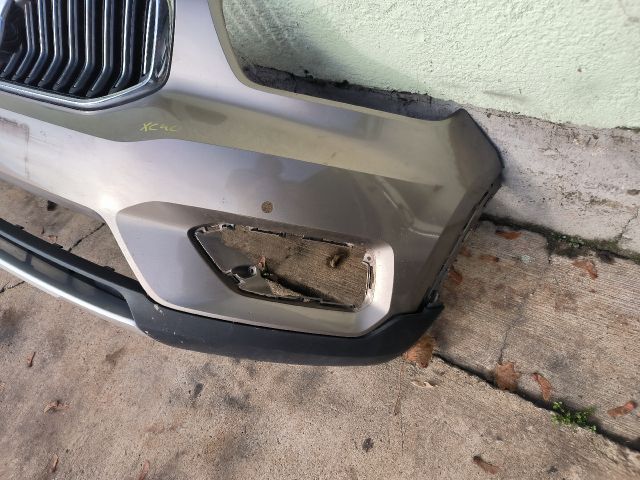 bontott VOLVO XC40 Első Lökhárító (Részeivel)
