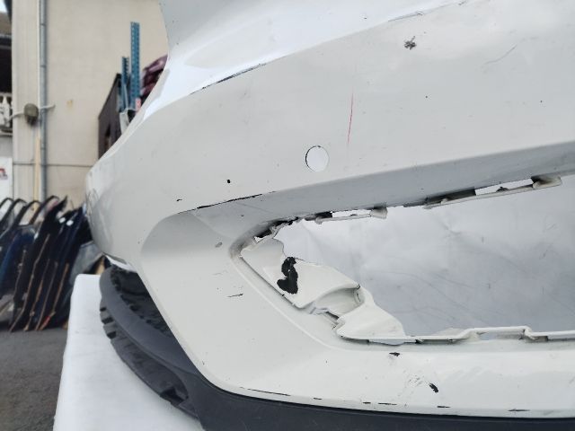 bontott VOLVO XC40 Első Lökhárító (Üresen)