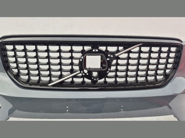 bontott VOLVO XC40 Első Lökhárító (Üresen)