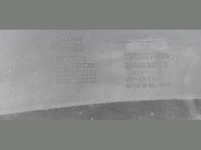 bontott VOLVO XC40 Első Lökhárító (Üresen)