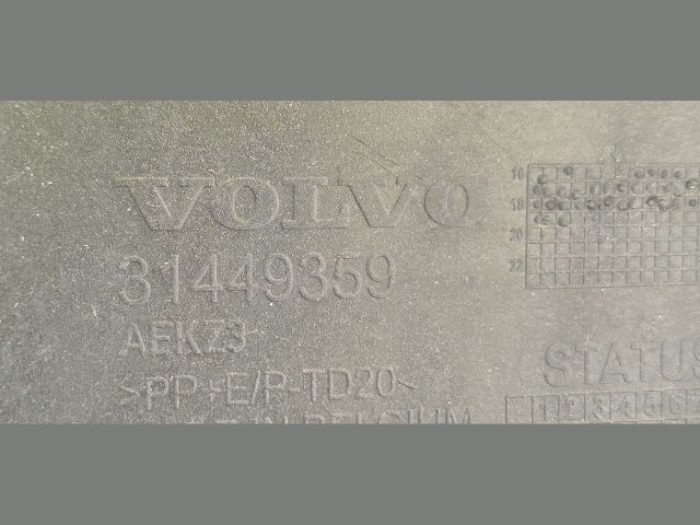 bontott VOLVO XC40 Első Lökhárító (Üresen)