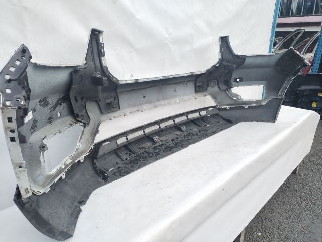 bontott VOLVO XC40 Első Lökhárító (Üresen)