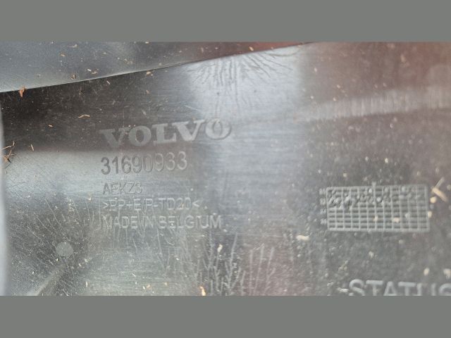 bontott VOLVO XC40 Első Lökhárító (Üresen)