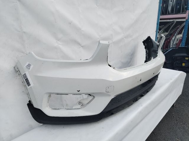 bontott VOLVO XC40 Első Lökhárító (Üresen)