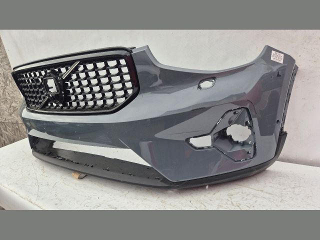 bontott VOLVO XC40 Első Lökhárító (Üresen)