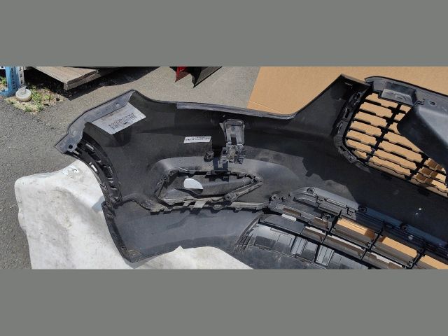 bontott VOLVO XC40 Első Lökhárító (Üresen)