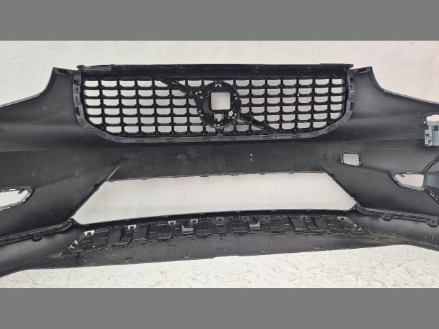 bontott VOLVO XC40 Első Lökhárító (Üresen)