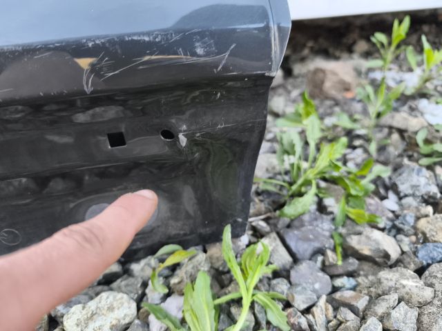 bontott VOLVO XC40 Jobb hátsó Ajtó (Üres lemez)