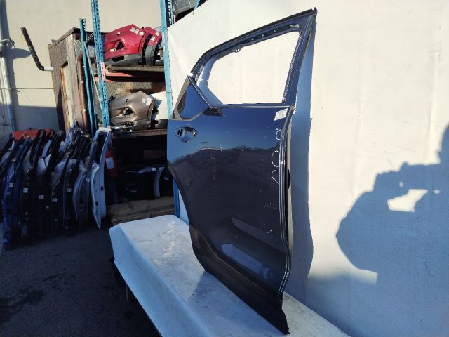 bontott VOLVO XC40 Jobb hátsó Ajtó (Üres lemez)