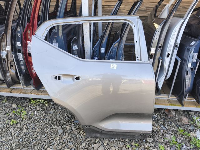 bontott VOLVO XC40 Jobb hátsó Ajtó (Üres lemez)