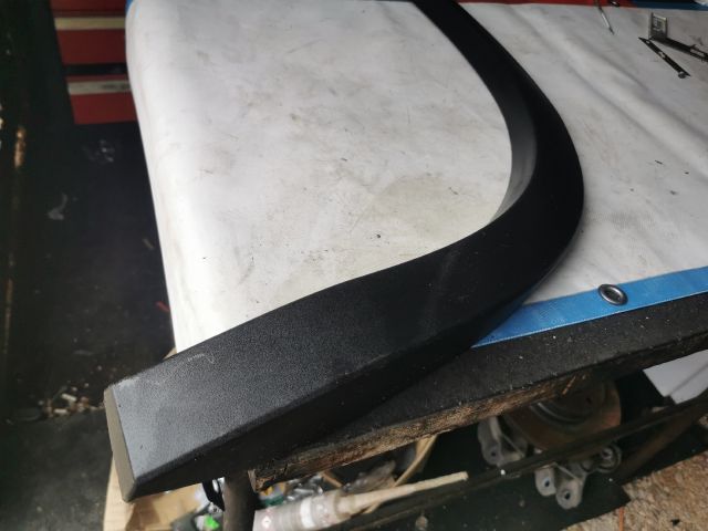 bontott VOLVO XC40 Jobb hátsó Sárvédő Díszléc